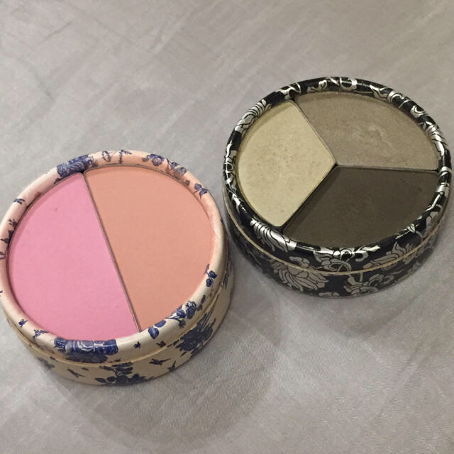 stila(スティラ)の値下☆スティラ stila チーク&アイシャドーセット  コスメ/美容のベースメイク/化粧品(チーク)の商品写真