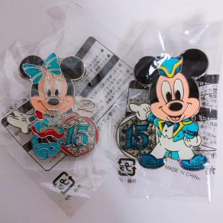 ディズニー(Disney)の ディズニーシーのアブーズバザールの15周年のミッキーとミニーのピンバッチ(バッジ/ピンバッジ)