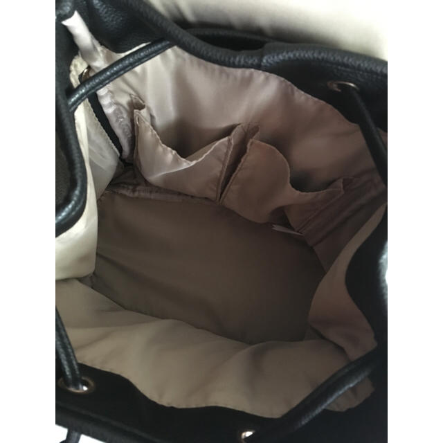 黒 カバン 皮 リュック レディースのバッグ(リュック/バックパック)の商品写真
