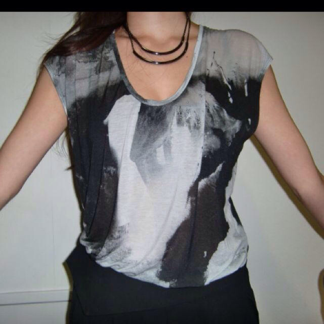 EMODA(エモダ)のEMODA♥︎Tシャツ レディースのトップス(Tシャツ(半袖/袖なし))の商品写真