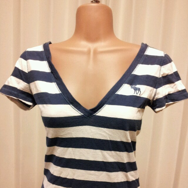 Abercrombie&Fitch(アバクロンビーアンドフィッチ)のアバクロボーダーTシャツ レディースのトップス(Tシャツ(半袖/袖なし))の商品写真