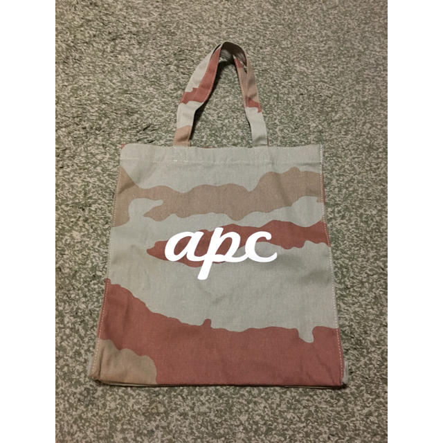 A.P.C(アーペーセー)の★A.P.C★ 新品未使用 ムック本 トートバック レディースのバッグ(トートバッグ)の商品写真