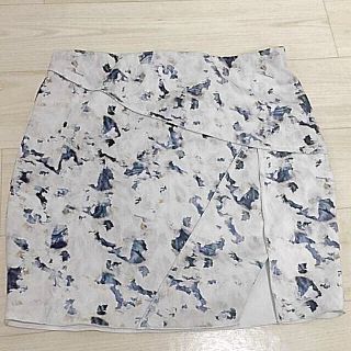 ザラ(ZARA)の新品☆ZARA花柄☆フラワースカート ザラ(ミニスカート)