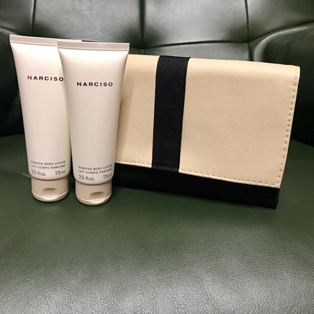 narciso rodriguez(ナルシソロドリゲス)のa.m.y.h..様専用♡   ナルシソロドリゲス ボディローション 2本 コスメ/美容のボディケア(ボディローション/ミルク)の商品写真