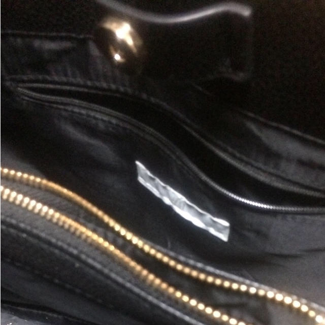H&M(エイチアンドエム)のH&M 革バッグ 黒バック レディースのバッグ(ハンドバッグ)の商品写真