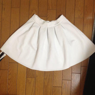 ホワイト スカート(ひざ丈スカート)