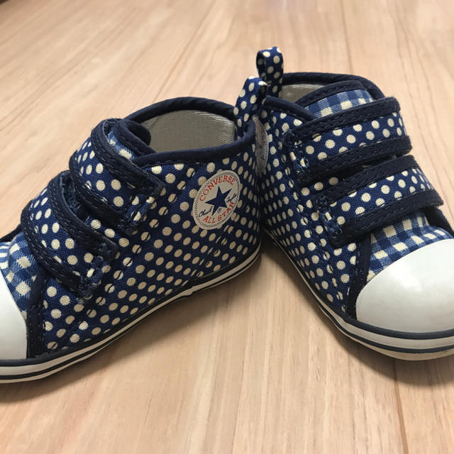 CONVERSE(コンバース)の専用☆コンバース☆ドット柄ブルー13cm キッズ/ベビー/マタニティのベビー靴/シューズ(~14cm)(スニーカー)の商品写真