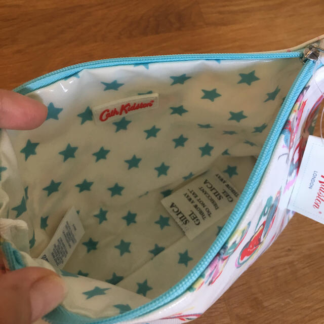 Cath Kidston(キャスキッドソン)の新品未使用 キャスキットソン ポーチ Cath Kidston 送料込み レディースのファッション小物(ポーチ)の商品写真