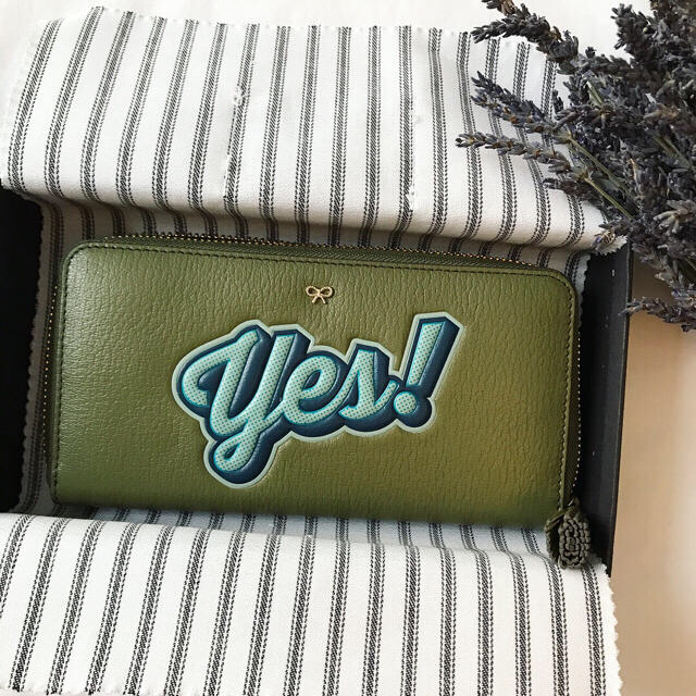 Anyahindmarch アニヤハインドマーチ yes 長財布