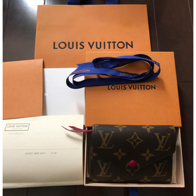 2022最新のスタイル LOUIS VUITTON ポルトフォイユ・ヴィクトリーヌ   チコ〜【新品】ルイヴィトン - 財布