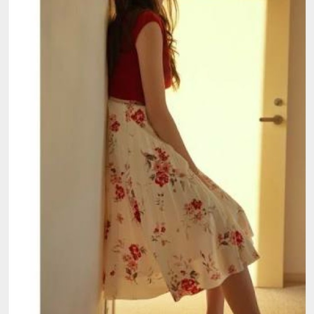 MERCURYDUO(マーキュリーデュオ)のmercuryduo2017SSニットトップス×プリーツスカート セット レディースのスカート(ひざ丈スカート)の商品写真