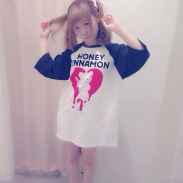 Honey Cinnamon(ハニーシナモン)のHoney cinnamon くまちゃんラグナンTシャツワンピ レディースのトップス(Tシャツ(長袖/七分))の商品写真