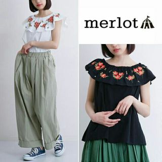 メルロー(merlot)の今季新作♡メルロー 花刺繍 トップス ブラック黒(シャツ/ブラウス(半袖/袖なし))