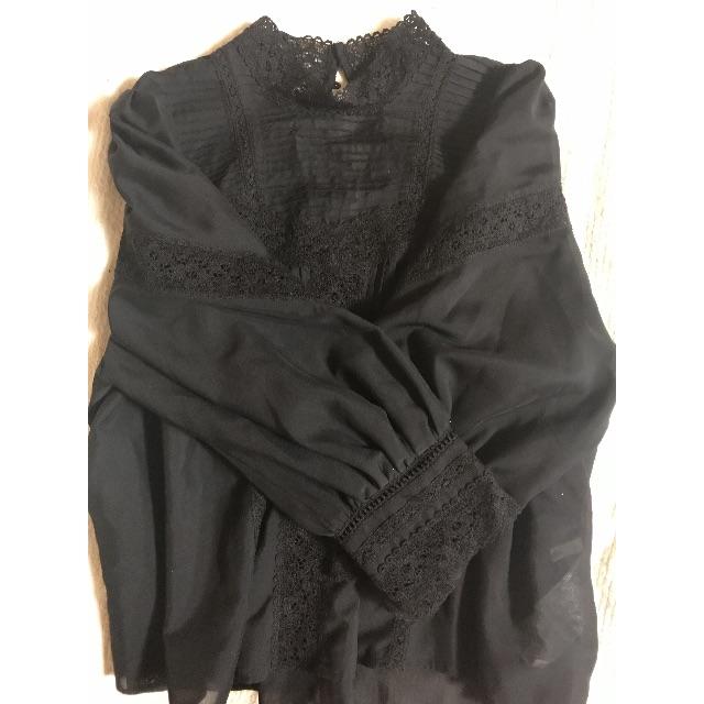 SNIDEL(スナイデル)のスナイデル レースディテールブラウス ブラック レディースのトップス(シャツ/ブラウス(半袖/袖なし))の商品写真
