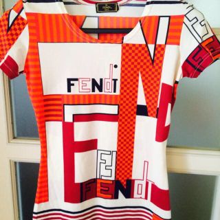 フェンディ(FENDI)のフェンディのトップス(Tシャツ(半袖/袖なし))