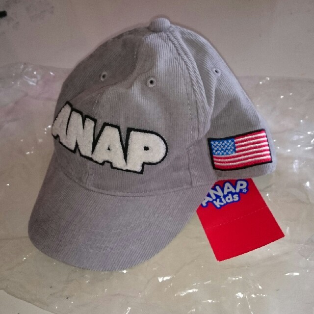 ANAP Kids(アナップキッズ)の値下げ 新品 ANAP キャップ 帽子 キッズ/ベビー/マタニティのこども用ファッション小物(帽子)の商品写真