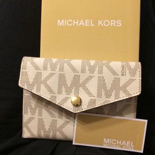 マイケルコース(Michael Kors)のMichael Korsパスポートケース(ポーチ)