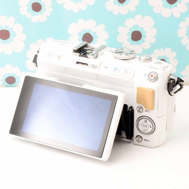 カメラ デジタルカメラ りミラーレ OLYMPUS - ✨女の子のための欲張り純白ミラーレス✨スマホ 