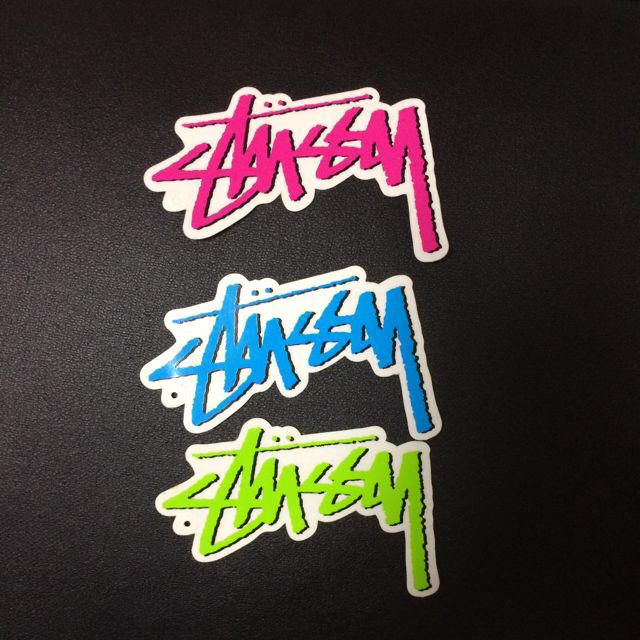 STUSSY - STUSSYステッカーの通販 by NINA's shop｜ステューシーならラクマ