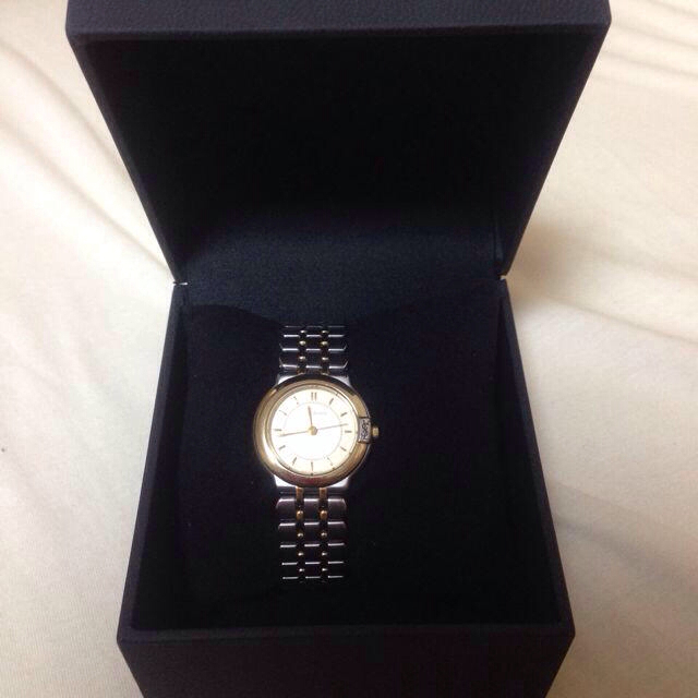 Saint Laurent(サンローラン)のYSL腕時計シャンパンゴールド ケース付 レディースのファッション小物(腕時計)の商品写真