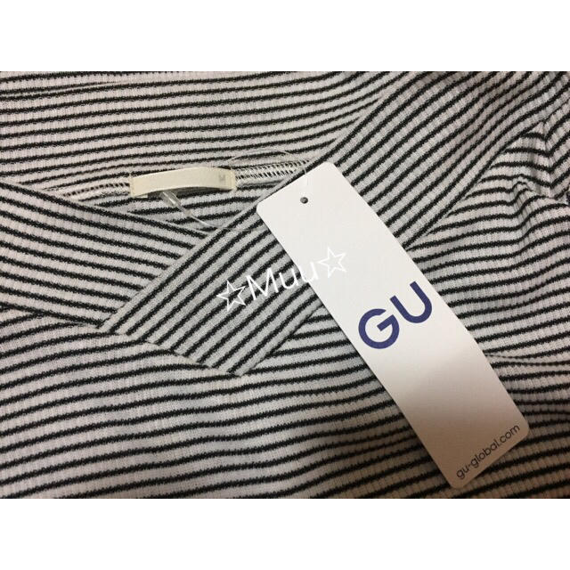 GU(ジーユー)の【タグ付き💕】オフショルシャツ レディースのトップス(Tシャツ(半袖/袖なし))の商品写真