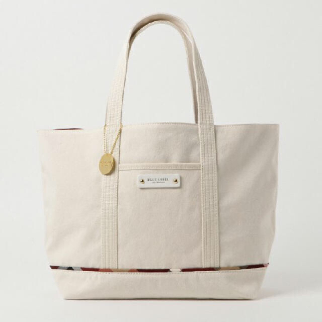 BURBERRY(バーバリー)の新品ブルーレーベルクレストブリッジリバーシブルバッグ☆ネイビー レディースのバッグ(トートバッグ)の商品写真