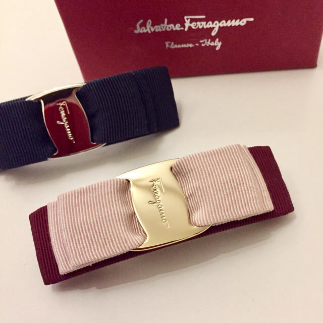 Salvatore Ferragamo(サルヴァトーレフェラガモ)の美品 フェラガモ バレッタ リボンバレッタ バイカラー ピンク レディースのヘアアクセサリー(バレッタ/ヘアクリップ)の商品写真