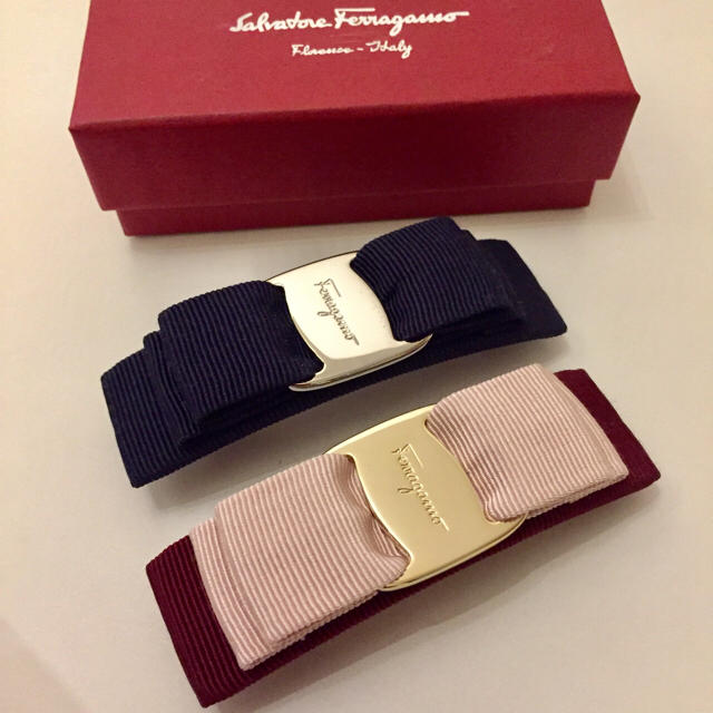 Salvatore Ferragamo(サルヴァトーレフェラガモ)の美品 フェラガモ バレッタ リボンバレッタ バイカラー ピンク レディースのヘアアクセサリー(バレッタ/ヘアクリップ)の商品写真