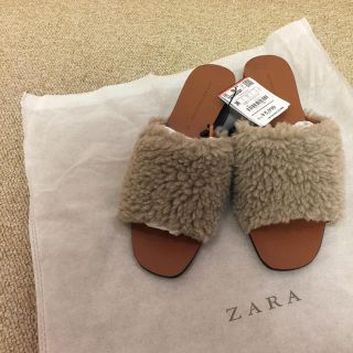 ザラ(ZARA)のZARA 今季 ファーサンダル 36【23.0cm】 新品・タグ付き(サンダル)