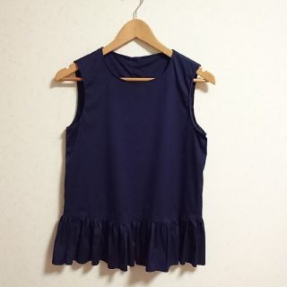 ザラ(ZARA)のZARA＊裾フリルノースリーブブラウス ペプラム(シャツ/ブラウス(半袖/袖なし))