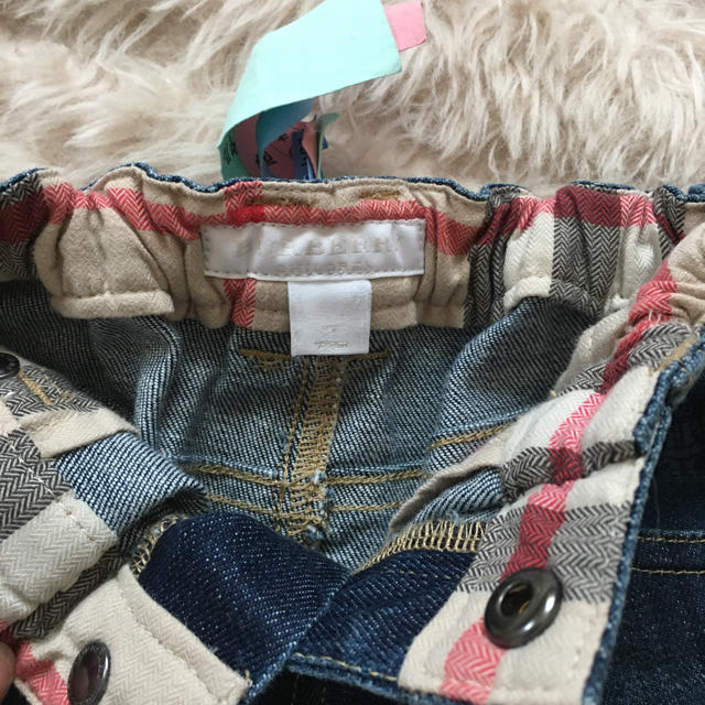 BURBERRY(バーバリー)のゆり様専用 BURBERRY デニムパンツ 2Y キッズ/ベビー/マタニティのキッズ服男の子用(90cm~)(パンツ/スパッツ)の商品写真