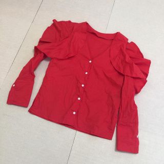 ザラ(ZARA)のバースデーバッシュ☆新品未使用フリルシャツ(シャツ/ブラウス(半袖/袖なし))