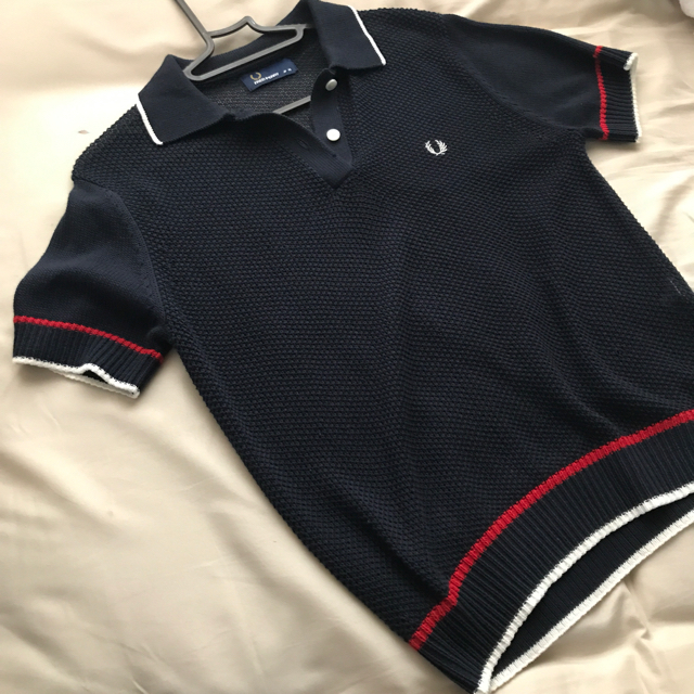 FRED PERRY(フレッドペリー)のフリル限定)レア】フレッドペリーポロシャツ★紺色 レディースのトップス(ポロシャツ)の商品写真