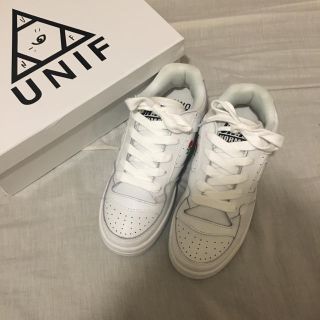 ユニフ(UNIF)のUNIF スニーカー(スニーカー)