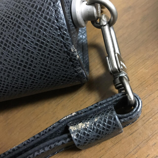 LOUIS VUITTON(ルイヴィトン)のルイ・ヴィトン  タイガ  バイカル  セカンドバック  グレー レディースのバッグ(クラッチバッグ)の商品写真