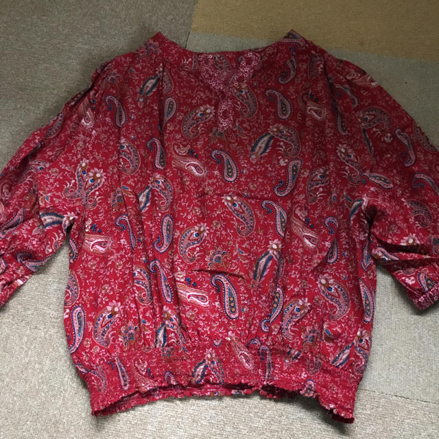 Kastane(カスタネ)のカスタネ。ペイズリーブラウス。赤。sizeM。 レディースのトップス(シャツ/ブラウス(半袖/袖なし))の商品写真