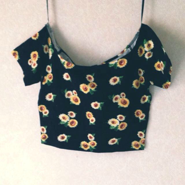 FOREVER 21(フォーエバートゥエンティーワン)のひまわり 🌻 Ｔシャツ レディースのトップス(Tシャツ(半袖/袖なし))の商品写真