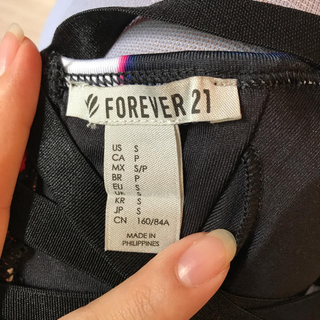 FOREVER 21(フォーエバートゥエンティーワン)の【未着用】スポーツブラ Forever21 スポーツ/アウトドアのトレーニング/エクササイズ(トレーニング用品)の商品写真