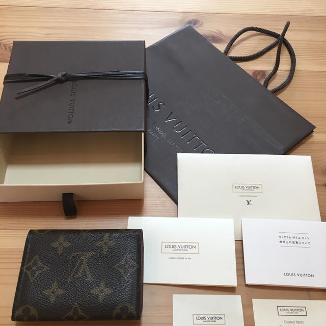 LOUIS VUITTON(ルイヴィトン)のルイ・ヴィトン【M62920 モノグラム アンヴェ・カルトドゥヴィジット】 レディースのファッション小物(名刺入れ/定期入れ)の商品写真