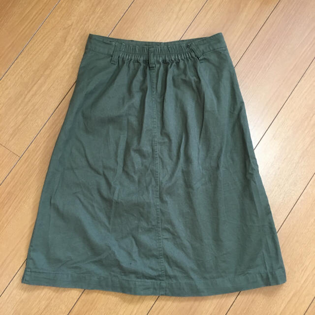  【美品】スカート カーキ色 レディースのスカート(ひざ丈スカート)の商品写真