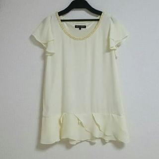 ミッシュマッシュ(MISCH MASCH)の再値下げ！！美品☆首もとパールのフリルブラウス(シャツ/ブラウス(半袖/袖なし))