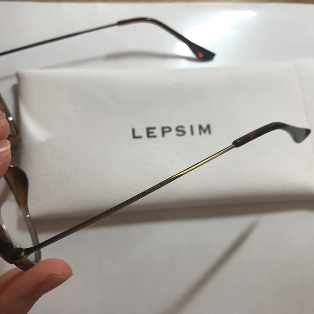 LEPSIM(レプシィム)のLEPSIM 新品ダテメガネ べっ甲 レディースのファッション小物(サングラス/メガネ)の商品写真