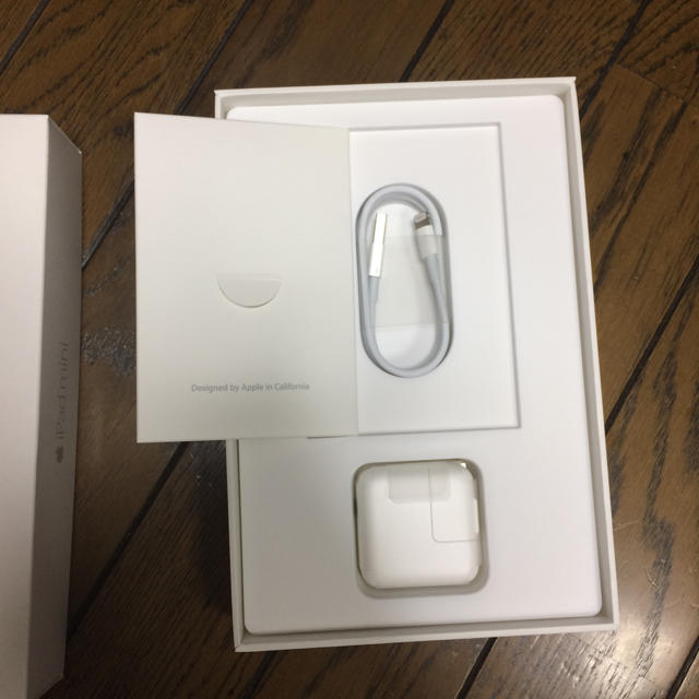 Apple iPad mini4 128GB Wi-Fiモデル シルバーの通販 by 燐's shop｜アップルならラクマ - qちゃん様専用 低価セール
