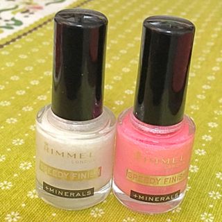 リンメル(RIMMEL)の美品リンメルRIMMEL速乾性ネイルザラザラシュガー様ピンク&ホワイト２本セット(マニキュア)