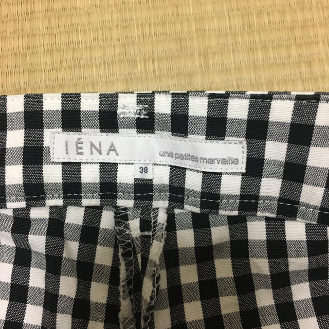 IENA(イエナ)のIENA クロップドパンツ 38サイズ レディースのパンツ(クロップドパンツ)の商品写真