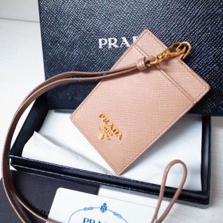 プラダ(PRADA)の正規品♡超美品♡プラダ 定期入れ カードケース ベージュ レザー バッグ 財布(名刺入れ/定期入れ)