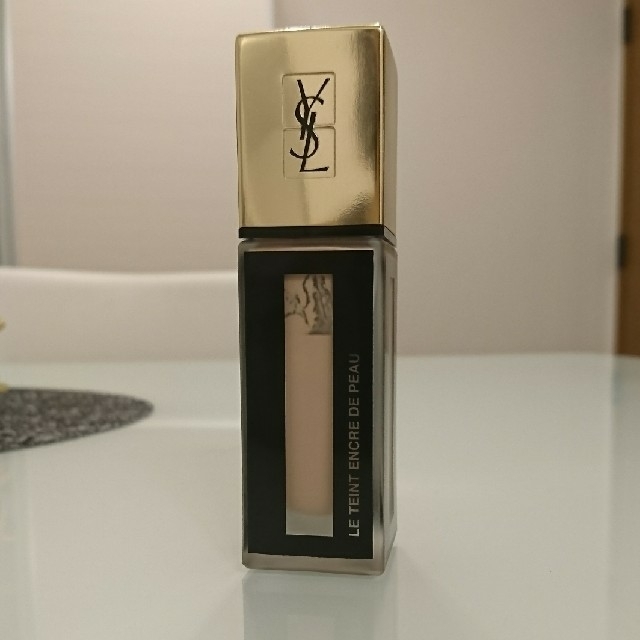 Yves Saint Laurent Beaute(イヴサンローランボーテ)のnatu様専用 タンアンクルドポー イブサンローラン コスメ/美容のベースメイク/化粧品(ファンデーション)の商品写真