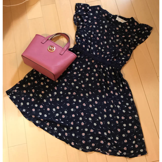 tocco(トッコ)のtocco♡花柄ワンピース レディースのワンピース(ひざ丈ワンピース)の商品写真