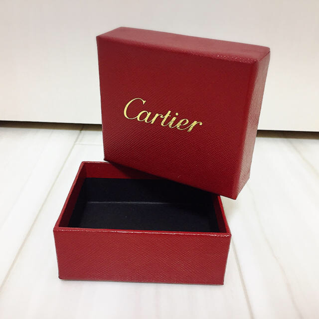 Cartier(カルティエ)のCartier《カルティエ》空箱★箱のみ レディースのアクセサリー(その他)の商品写真