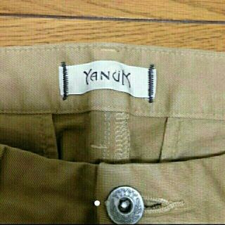 ヤヌーク(YANUK)の【美品】ヤヌーク チノパン ベージュ Mサイズ(チノパン)